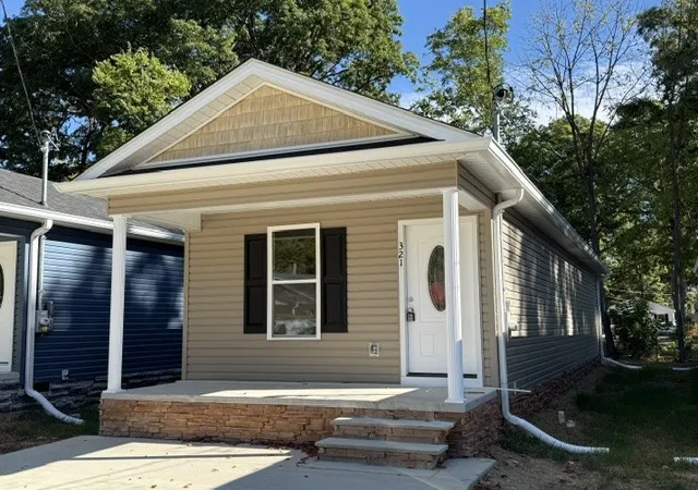 Photo 1 of Single family home for sale at 321 S Gentry St, Tullahoma, TN 37388 | MLS# 3267413 | Listing updated on 2026-09-27