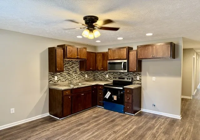 3rd image of 321 S Gentry St, Tullahoma, TN 37388 | MLS# 3267413