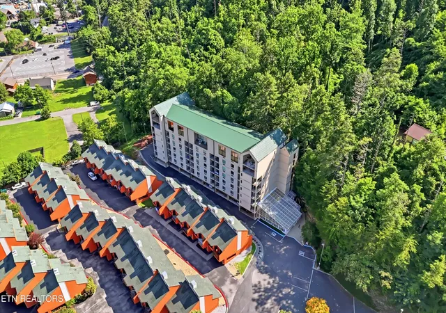 Homes for sale in Gatlinburg, TN | 413 Baskins Creek Rd #APT 303, Gatlinburg, TN 37738 | MLS# 3264276