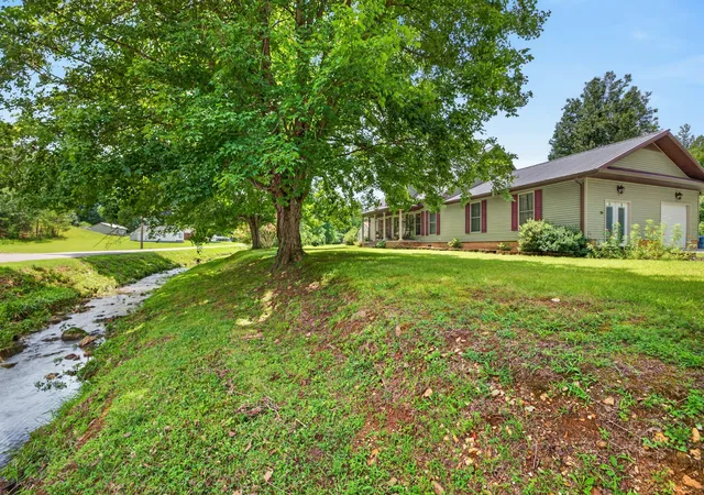 Homes for sale in Dover, TN | 255 Sandy Rd, Dover, TN 37058 | MLS# 3272191