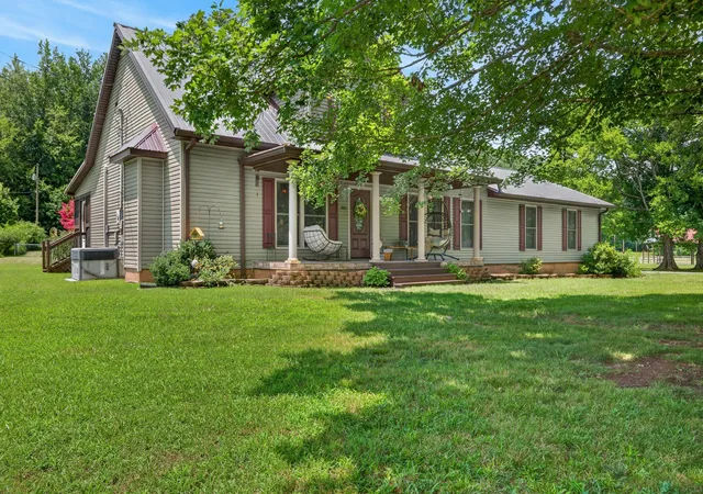 Homes for sale in Dover, TN | 255 Sandy Rd, Dover, TN 37058 | MLS# 3272191