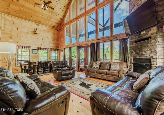 Photo 3 of Single family home for sale at 205 W Pinnacle Dr, Gatlinburg, TN 37738 | MLS# 3278341 | Listing updated on 2026-08-28