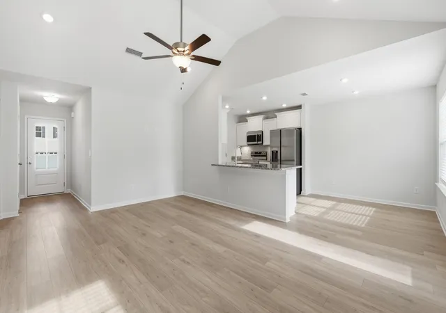 Photo 3 of Single family home for sale at 127 Millet St, Shelbyville, TN 37160 | MLS# 3619041 | Listing updated on 2026-10-10