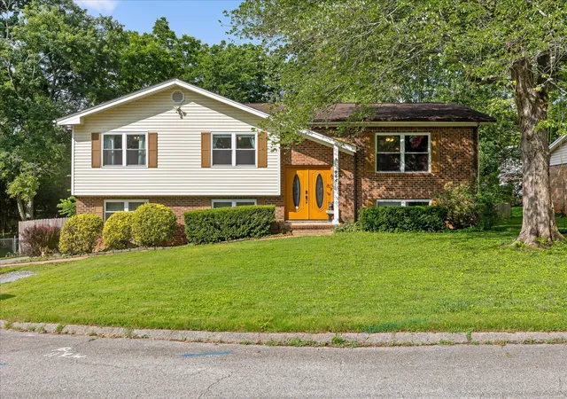 1st image of 934 Spurling Dr, Hixson, TN 37343 | MLS# 3337476