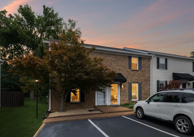 Homes for sale in Franklin, TN | 200 N Royal Oaks Blvd #E1, Franklin, TN 37067 | MLS# 3269695
