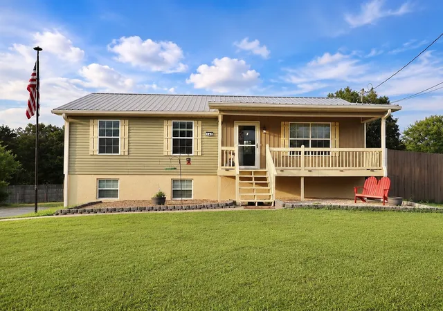 Photo 1 of Single family home for sale at 242 Thorne Cir Se, Cleveland, TN 37323 | MLS# 3271032 | Listing updated on 2026-08-20