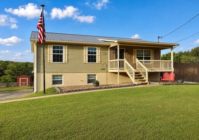 Photo 2 of Single family home for sale at 242 Thorne Cir Se, Cleveland, TN 37323 | MLS# 3271032 | Listing updated on 2026-08-20