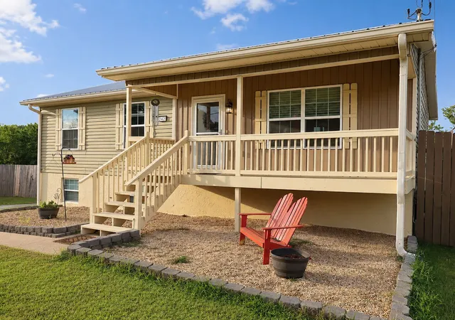 Photo 3 of Single family home for sale at 242 Thorne Cir Se, Cleveland, TN 37323 | MLS# 3271032 | Listing updated on 2026-08-20