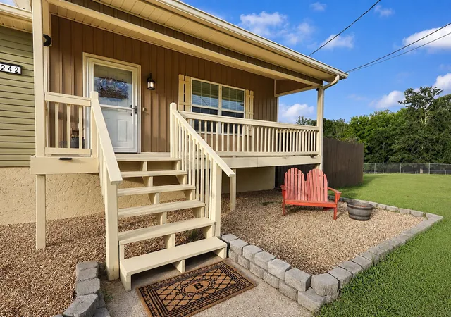 Photo 3 of Single family home for sale at 242 Thorne Cir SE, Cleveland, TN 37323 | MLS# 3271032 | Listing updated on 2026-08-20