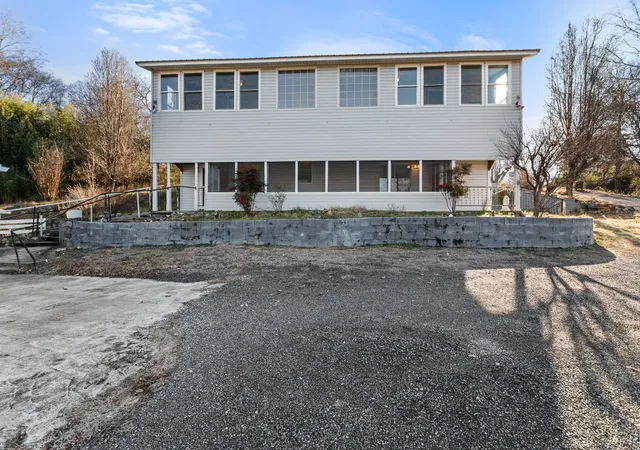 Homes for sale in Centerville, TN | 108 Sunset Cir, Centerville, TN 37033 | MLS# 3267470