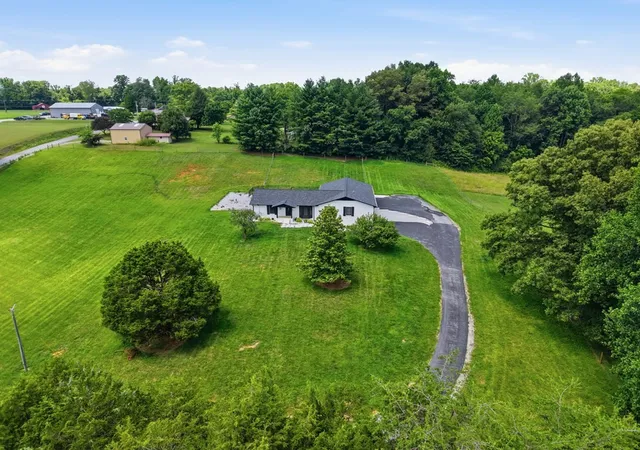 Homes for sale in Sparta, TN | 237 S Fork Rd, Sparta, TN 38583 | MLS# 3267416