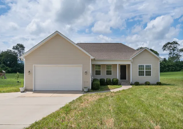 Photo 1 of Single family home for sale at 3232 Owl Holw Rd, Belvidere, TN 37306 | MLS# 3285779 | Listing updated on 2026-08-24
