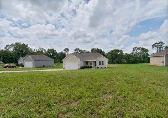 Photo 3 of Single family home for sale at 3232 Owl Holw Rd, Belvidere, TN 37306 | MLS# 3285779 | Listing updated on 2026-08-24