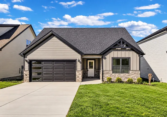 Photo 1 of Single family home for sale at 2800 Brewster Dr, Clarksville, TN 37042 | MLS# 3269446 | Listing updated on 2026-10-08
