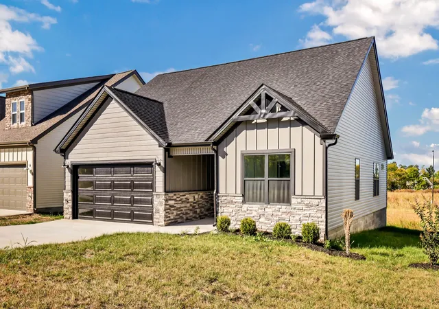 Photo 3 of Single family home for sale at 2800 Brewster Dr, Clarksville, TN 37042 | MLS# 3269446 | Listing updated on 2026-10-08