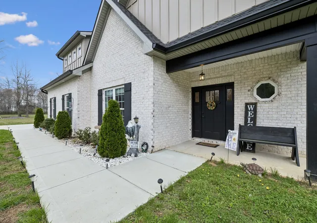 Homes for sale in Tullahoma, TN | 2037 W Lincoln St, Tullahoma, TN 37388 | MLS# 3267487