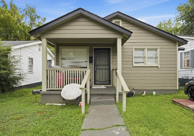 Homes for sale in Chattanooga, TN | 1909 Cleveland Avenue, Chattanooga, TN 37404 | MLS# 3267461