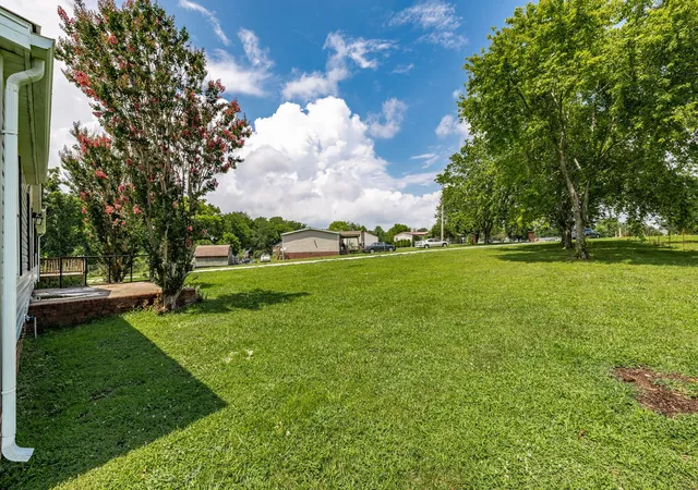 Homes for sale in Gallatin, TN | 1027 Lbj Ct, Gallatin, TN 37066 | MLS# 3267493