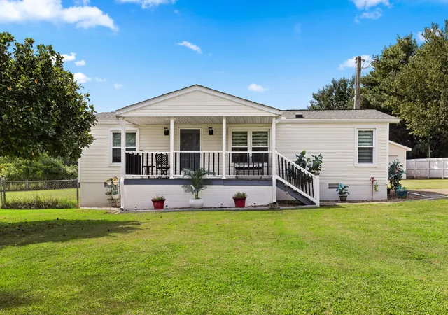 Photo 3 of Manufactured home for sale at 4076 Blake Ln, White House, TN 37188 | MLS# 3524955 | Listing updated on 2026-09-19