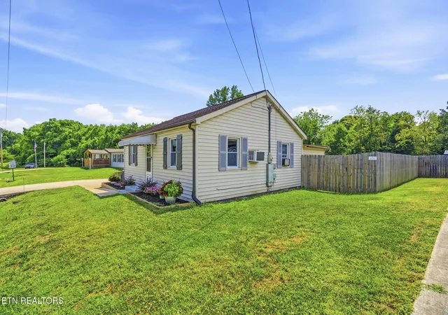 3rd image of 104 County Farm Rd, Maryville, TN 37801 | MLS# 3331084