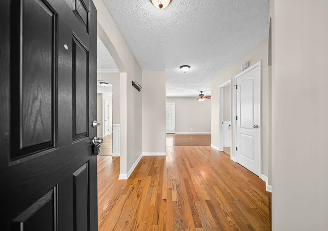 Photo 3 of Single family home for sale at 850 Nandina Ct, Clarksville, TN 37043 | MLS# 3270424 | Listing updated on 2026-08-28