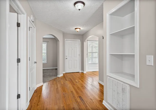 Photo 4 of Single family home for sale at 850 Nandina Ct, Clarksville, TN 37043 | MLS# 3270424 | Listing updated on 2026-08-28