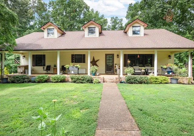 Homes for sale in Waverly, TN | 6400 Bakerville Rd, Waverly, TN 37185 | MLS# 3269704