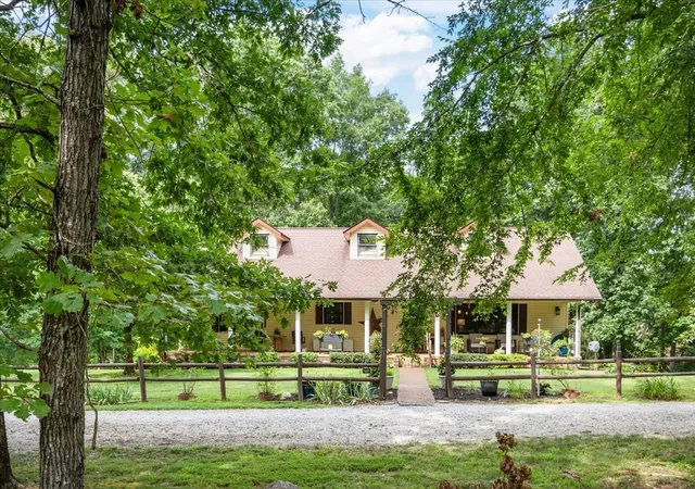 Homes for sale in Waverly, TN | 6400 Bakerville Rd, Waverly, TN 37185 | MLS# 3269704