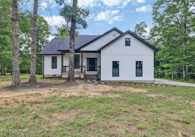 Homes for sale in Jamestown, TN | 528 St Anthony Dr, Jamestown, TN 38556 | MLS# 3268523