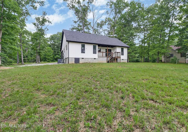 Homes for sale in Jamestown, TN | 528 St Anthony Dr, Jamestown, TN 38556 | MLS# 3268523