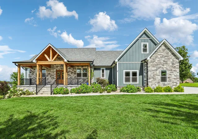 1st image of 153 Cascade Dr, Winchester, TN 37398 | MLS# 3301961