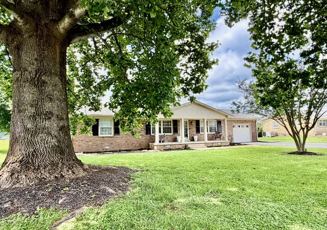 Homes for sale in Lawrenceburg, TN | 713 Lloyd St, Lawrenceburg, TN 38464 | MLS# 3268768