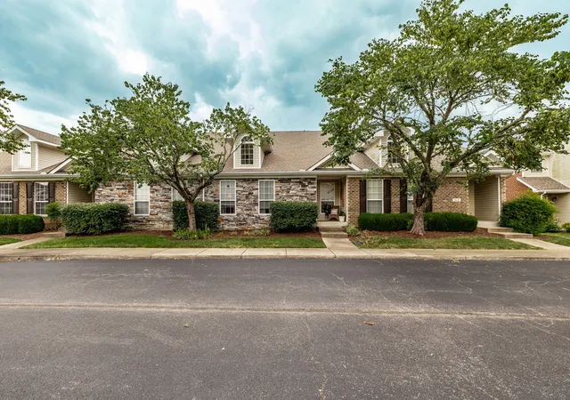 Homes for sale in Gallatin, TN | 800 Browns Ln #G3, Gallatin, TN 37066 | MLS# 3269381