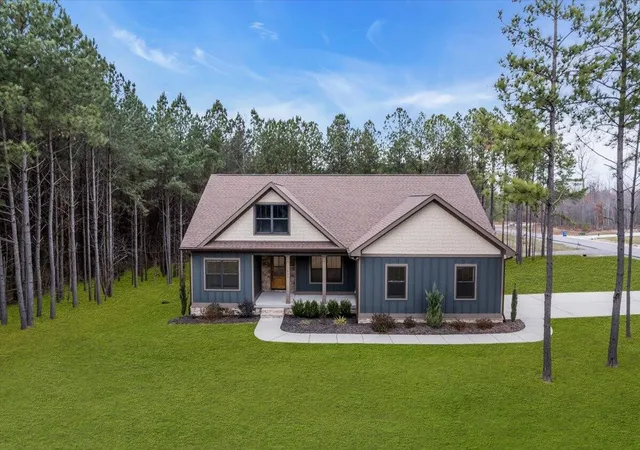 Homes for sale in Jasper, TN | 3200 Crockett Pointe, Jasper, TN 37347 | MLS# 3268585