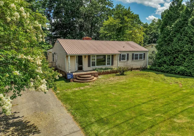 Homes for sale in Shelbyville, TN | 205 Cliffside Ave, Shelbyville, TN 37160 | MLS# 3269436