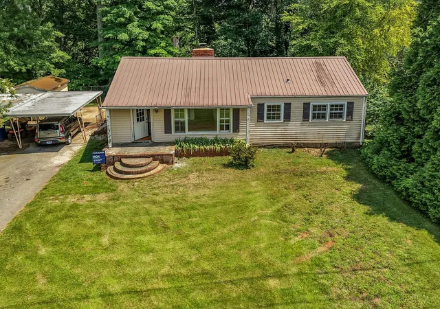 Homes for sale in Shelbyville, TN | 205 Cliffside Ave, Shelbyville, TN 37160 | MLS# 3269436