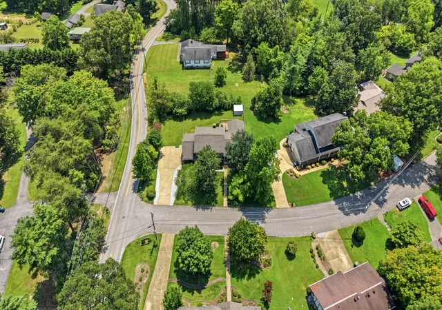 22nd image of 6700 Moss Lake Dr, Hixson, TN 37343 | MLS# 3514185
