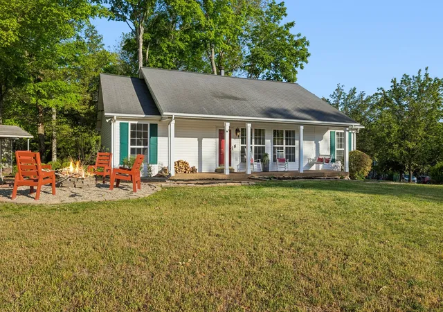 Homes for sale in Fairview, TN | 7128 Catherine Dr, Fairview, TN 37062 | MLS# 3268770