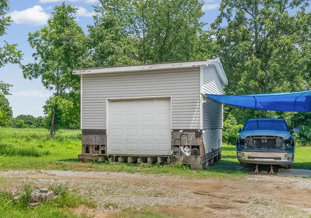 Photo 3 of Single family home for sale at 7756 Johnson Ml Rd, Hopkinsville, KY 42240 | MLS# 3270675 | Listing updated on 2026-07-20