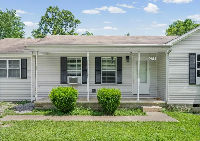 Photo 4 of Single family home for sale at 7756 Johnson Ml Rd, Hopkinsville, KY 42240 | MLS# 3270675 | Listing updated on 2026-07-20