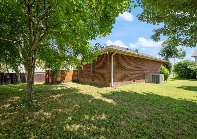 Photo 2 of Single family home for sale at 202 Oxford Pl, Gallatin, TN 37066 | MLS# 3269439 | Listing updated on 2026-09-05