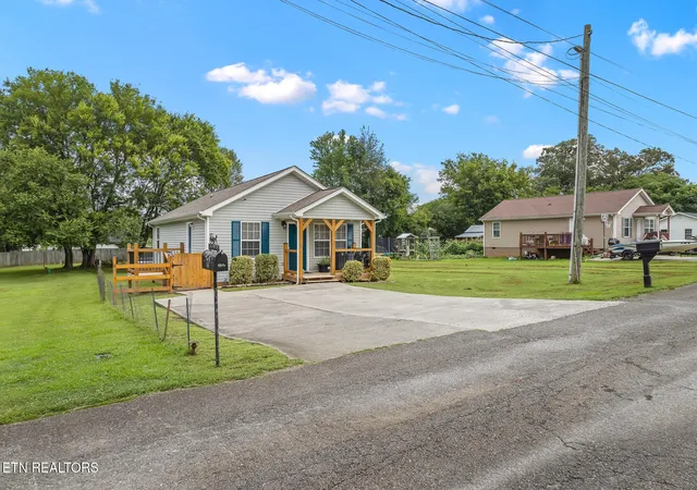 Homes for sale in Englewood, TN | 19 Mckinney Street, Englewood, TN 37329 | MLS# 3269414