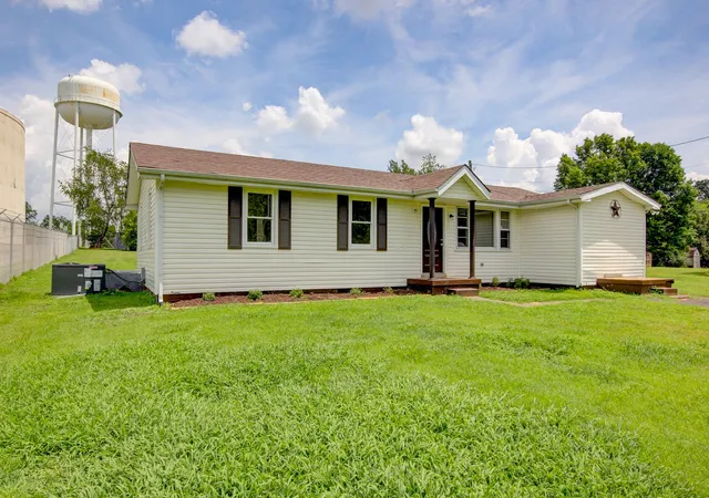 Homes for sale in Clarksville, TN | 1375 Moss Rd, Clarksville, TN 37043 | MLS# 3269544