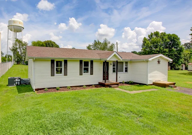 Homes for sale in Clarksville, TN | 1375 Moss Rd, Clarksville, TN 37043 | MLS# 3269544