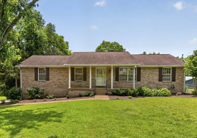 Homes for sale in Hendersonville, TN | 102 Cedar Springs Trl, Hendersonville, TN 37075 | MLS# 3269672