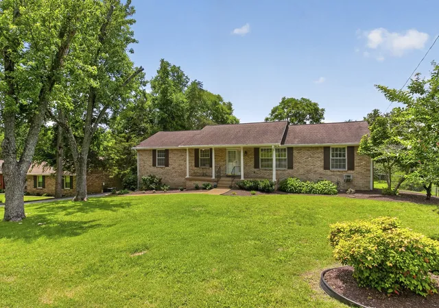 Homes for sale in Hendersonville, TN | 102 Cedar Springs Trl, Hendersonville, TN 37075 | MLS# 3269672