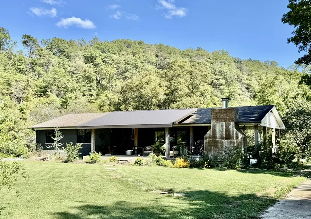 Photo 4 of Sale Pending at 4035 S Forty Eight Crk Rd, Waynesboro, TN 38485 | MLS# 3270128 | Listing updated on 2026-08-31
