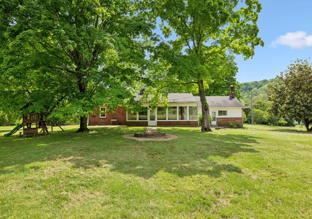 Homes for sale in Goodlettsville, TN | 1155 Ridge Hill Rd, Goodlettsville, TN 37072 | MLS# 3269543
