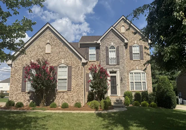 Homes for sale in Hendersonville, TN | 1023 Avery Trace Cir, Hendersonville, TN 37075 | MLS# 3269668