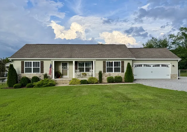 Homes for sale in Portland, TN | 970 White Rd, Portland, TN 37148 | MLS# 3269712